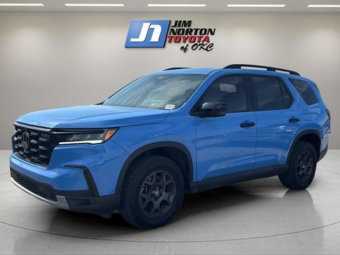 Used 2024 Honda Pilot TrailSport image 1