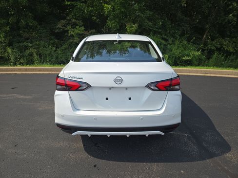 New 2025 Nissan Versa SV w/ Trunk Package image 8