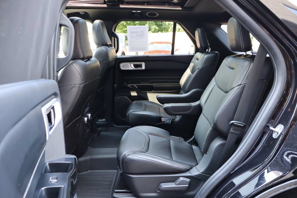 Used 2022 Ford Explorer ST w/ Equipment Group 401A AWD/4WD image 11