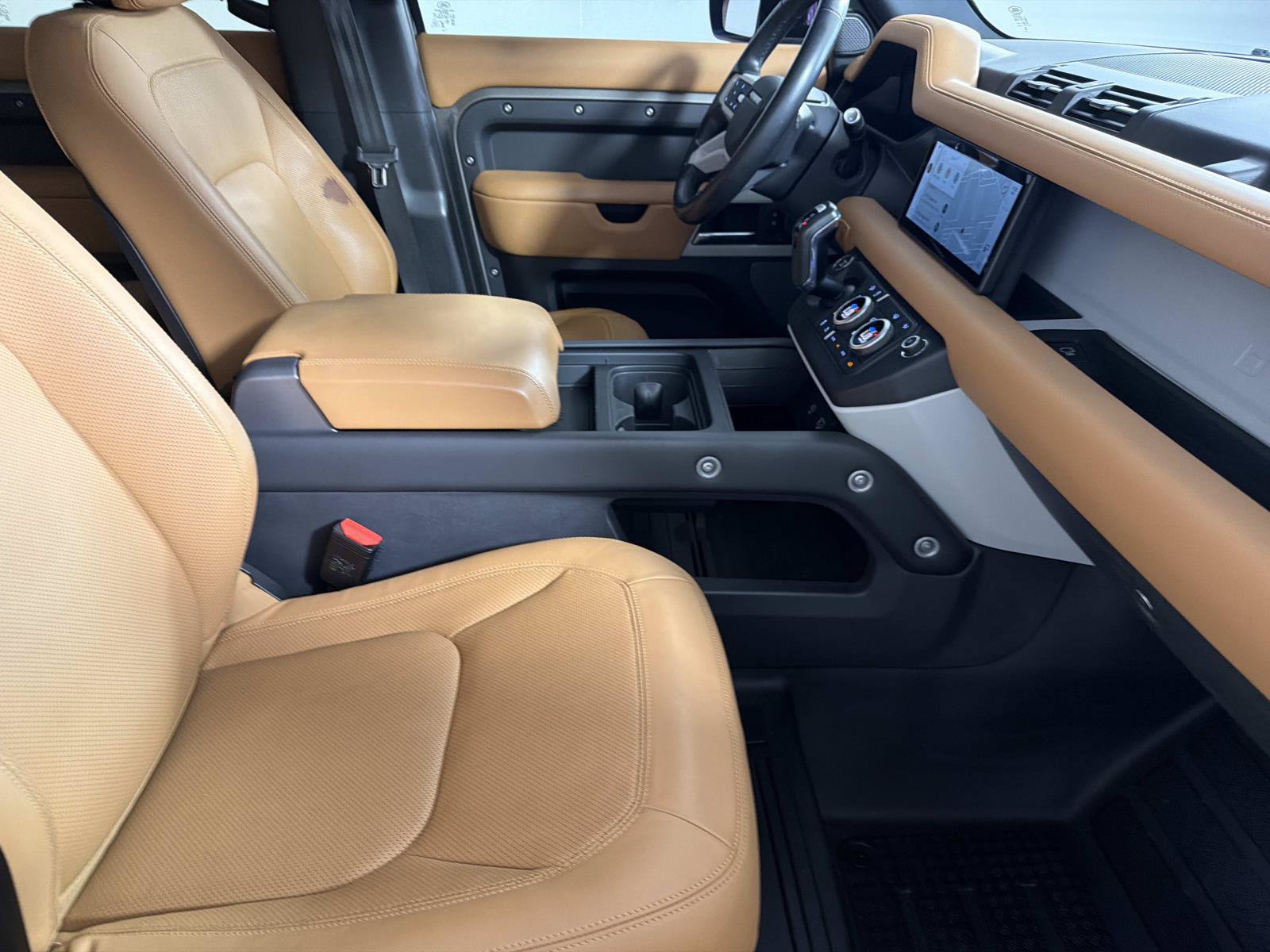 Used 2023 Land Rover Defender 110 SE AWD/4WD image 10