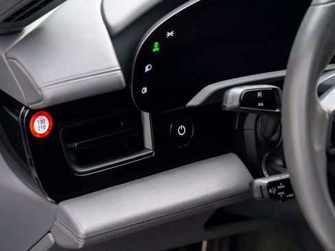 Certified 2022 Porsche Taycan Turbo w/ Premium Package image 20