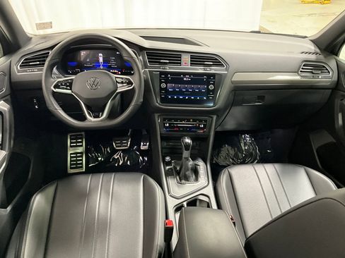 Used 2024 Volkswagen Tiguan SE R-Line FWD image 16