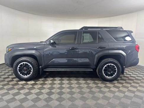 Used 2025 Toyota 4Runner TRD Off-Road Premium AWD/4WD image 7