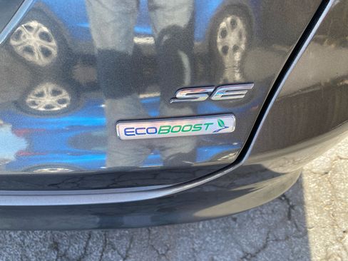 Used 2017 Ford Fusion SE w/ Fusion SE Technology Package image 8
