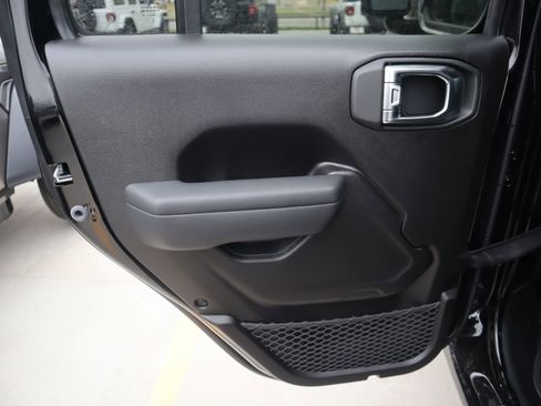 New 2026 Jeep Gladiator Sport AWD/4WD image 16