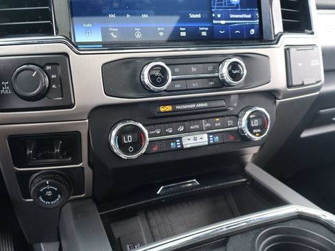 Used 2022 Ford F250 Platinum AWD/4WD image 19