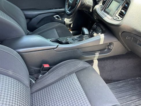 Used 2017 Dodge Challenger SXT RWD image 33