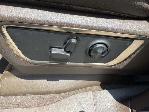 Used 2025 RAM 1500 Limited AWD/4WD image 10