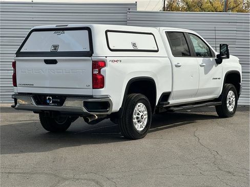 Used 2021 Chevrolet Silverado 2500 LT w/ Convenience Package image 12