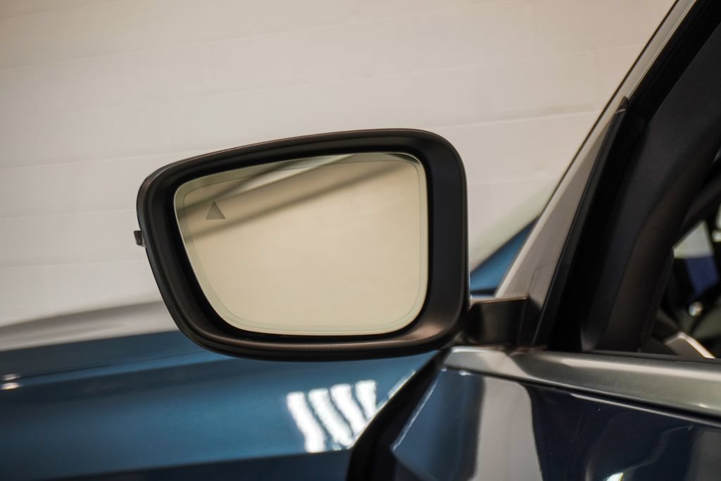 Used 2025 BMW 330i Sedan RWD image 40