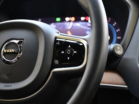 Used 2024 Volvo XC90 B6 Plus w/ Protection Package Premier image 20