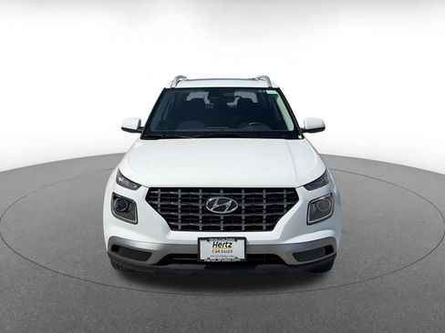 Used 2025 Hyundai Venue SEL FWD image 4