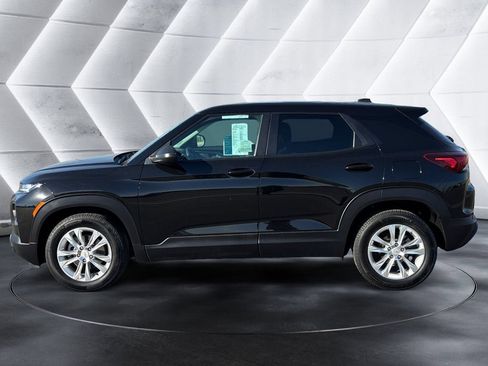 Certified 2023 Chevrolet TrailBlazer LS FWD image 2
