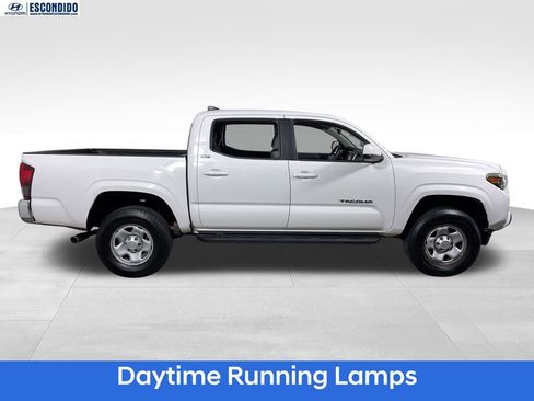 Used 2018 Toyota Tacoma SR5 RWD image 6