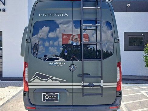 Used 2023 Mercedes-Benz Sprinter 2500 image 6