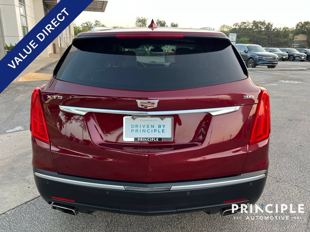 Used 2018 Cadillac XT5 Luxury w/ Driver Awareness Package FWD image 7
