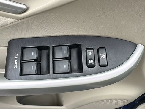 Used 2014 Toyota Prius Two FWD image 19