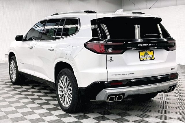 Used 2024 GMC Acadia Denali AWD/4WD image 2