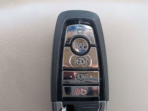 Used 2021 Lincoln Corsair AWD image 31