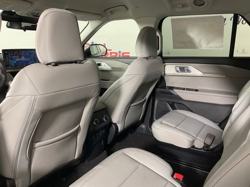 New 2026 Ford Explorer Active w/ Active Comfort Package RWD image 15