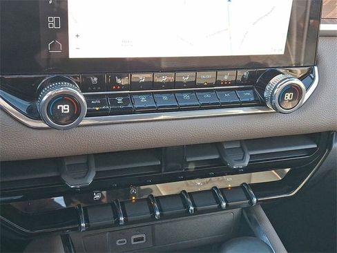 Certified 2024 GMC Canyon Denali image 18