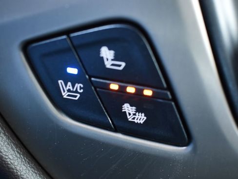 Used 2015 GMC Sierra 2500 Denali w/ Duramax Plus Package image 25