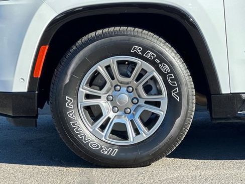 Certified 2024 Jeep Wagoneer L 4WD image 26