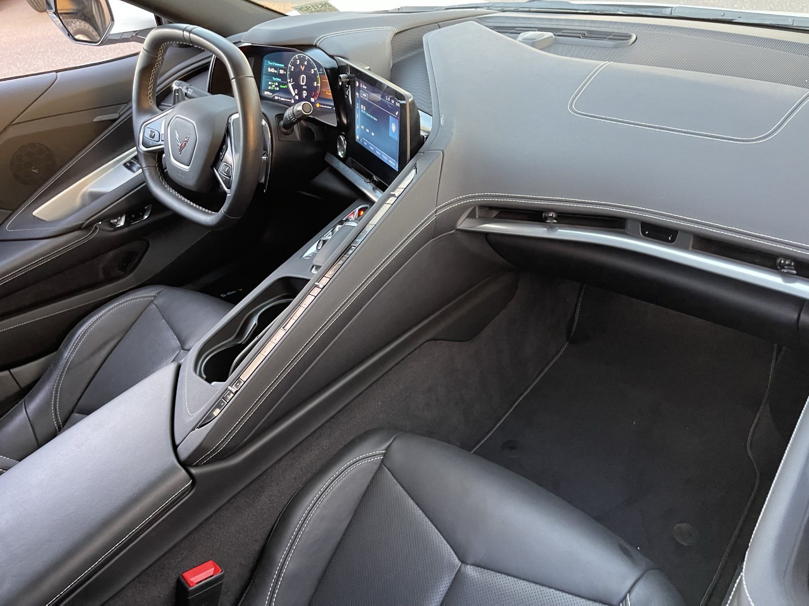 Used 2024 Chevrolet Corvette Stingray Coupe RWD image 13