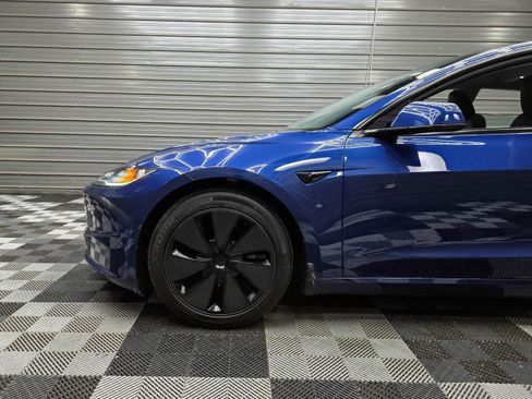 Used 2024 Tesla Model 3 Long Range AWD/4WD image 37