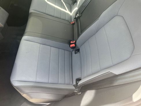 Used 2025 Volkswagen Jetta SE FWD image 38