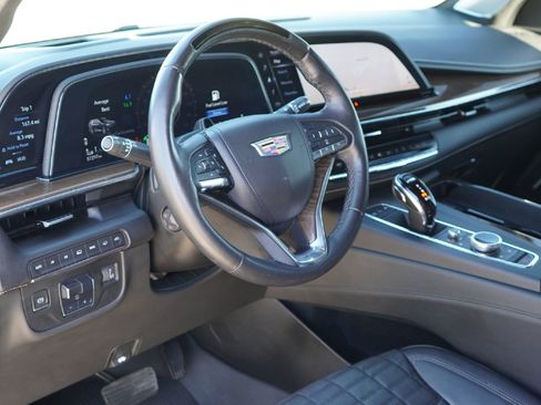 Used 2023 Cadillac Escalade Premium Luxury Platinum image 8