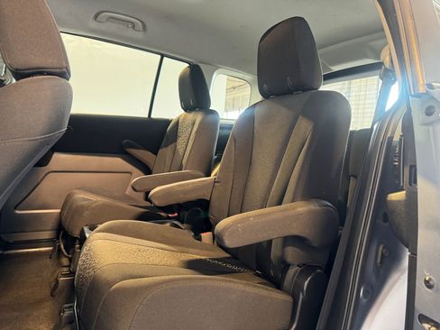 Used 2012 MAZDA MAZDA5 Sport image 21