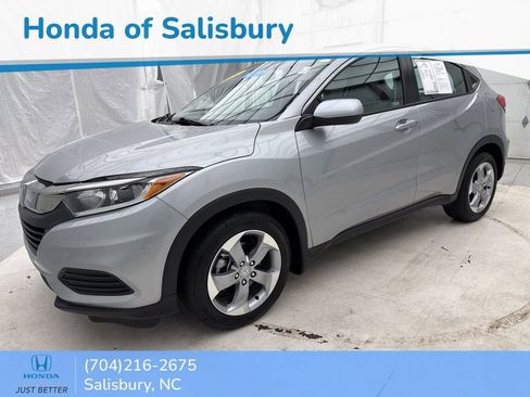 Certified 2022 Honda HR-V LX image 3