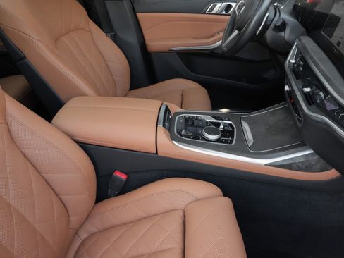 Used 2025 BMW X7 xDrive40i w/ M Sport Package AWD/4WD image 13