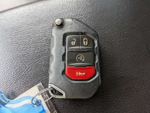 Used 2021 Jeep Wrangler Rubicon AWD/4WD image 33
