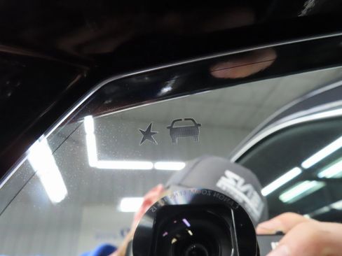 Used 2024 GMC Yukon XL Denali w/ Advanced Technology Package image 77