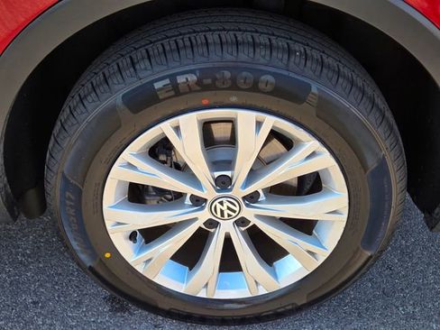 Used 2018 Volkswagen Tiguan S FWD image 11
