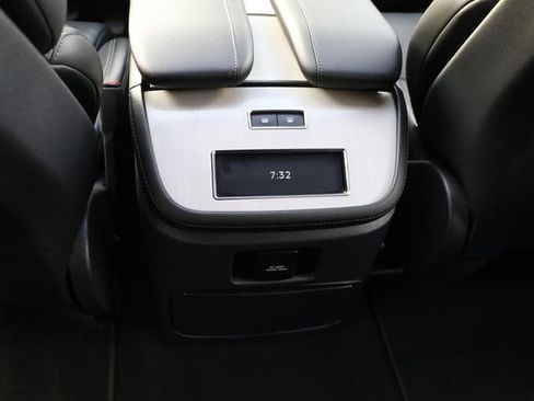 Used 2025 Lincoln Navigator Reserve AWD/4WD image 17
