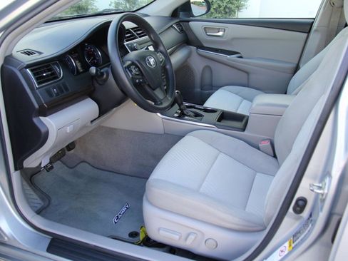 Used 2016 Toyota Camry LE image 22