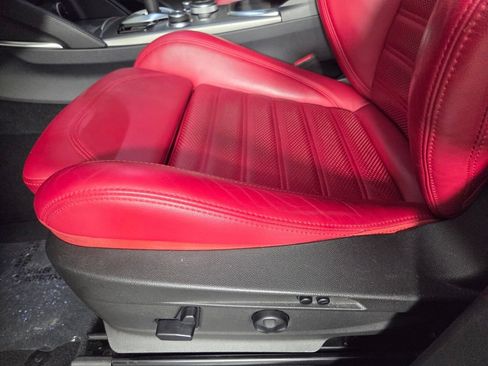 Used 2023 Alfa Romeo Stelvio Veloce AWD/4WD image 11