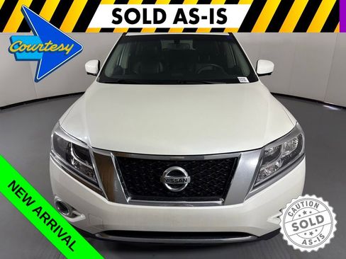 Used 2016 Nissan Pathfinder Platinum w/ Cargo Package FWD image 3