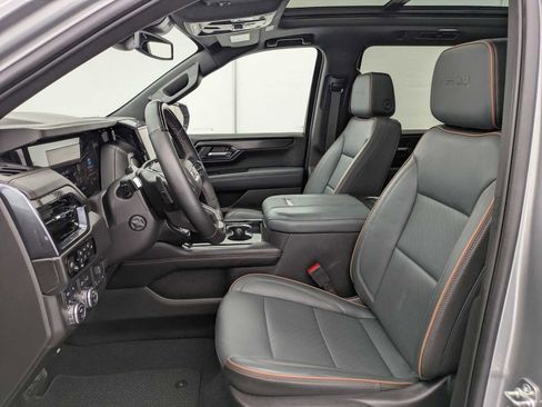 Used 2025 GMC Yukon XL AT4 AWD/4WD image 19