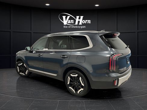 Used 2024 Kia Telluride EX w/ EX Captain's Chair Package AWD/4WD image 5