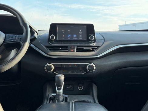 Used 2024 Nissan Altima 2.5 S image 23