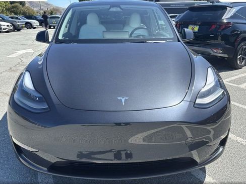Used 2024 Tesla Model Y Performance AWD/4WD image 2