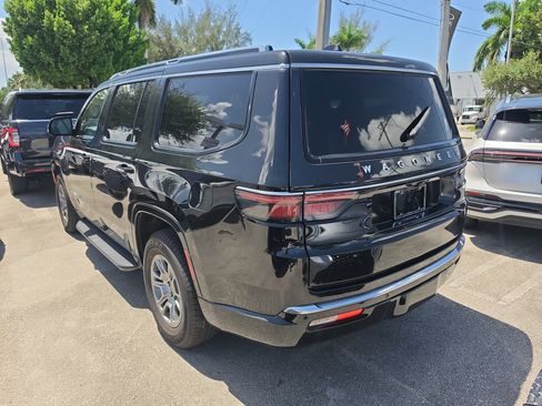 Used 2023 Jeep Wagoneer 2WD image 3