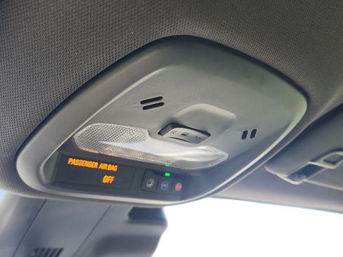 Used 2025 Buick Envista Sport Touring w/ Convenience I Package FWD image 29