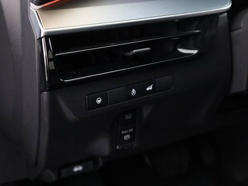 Certified 2025 Nissan Murano SL image 14