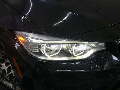 Used 2017 BMW M4 Convertible RWD image 15