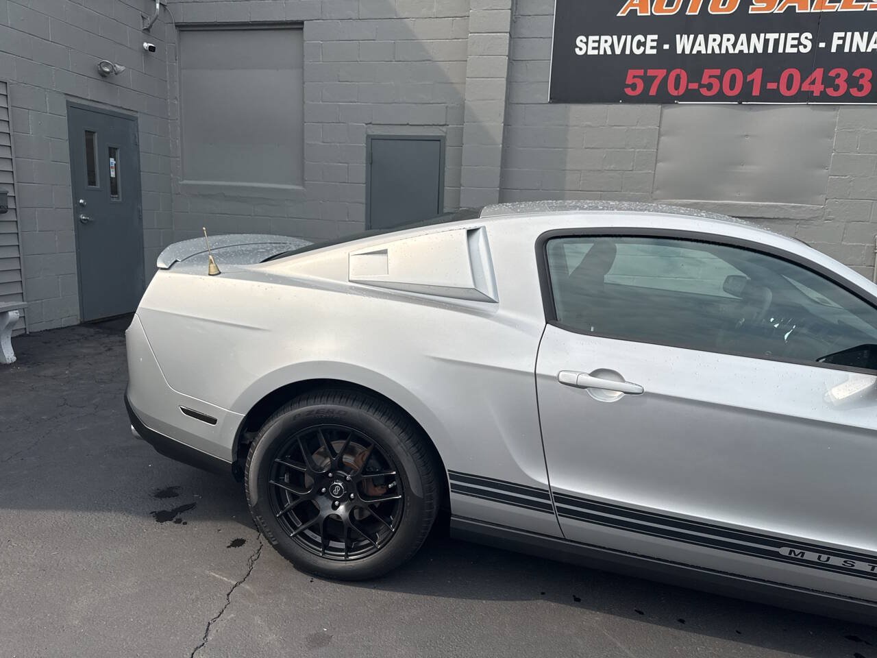 Used 2011 Ford Mustang Coupe w/ 101A Rapid Spec Order Code RWD image 9